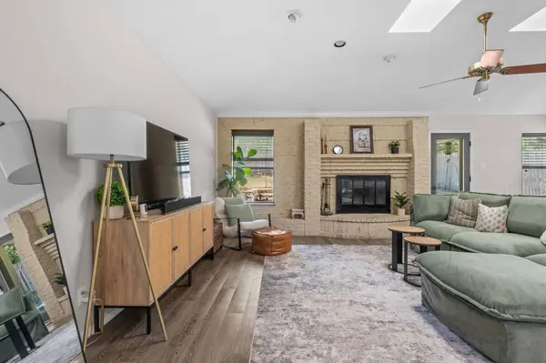 7300 Timberlane DR, North Richland Hills, TX 76182