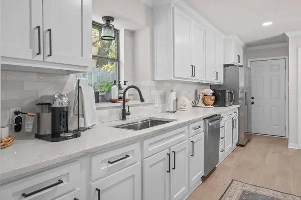 7300 Timberlane DR, North Richland Hills, TX 76182