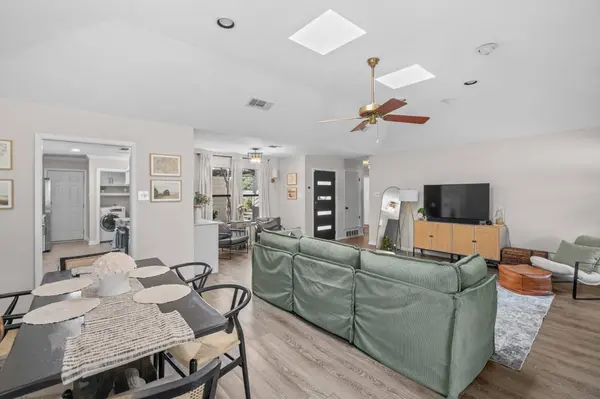 7300 Timberlane DR, North Richland Hills, TX 76182