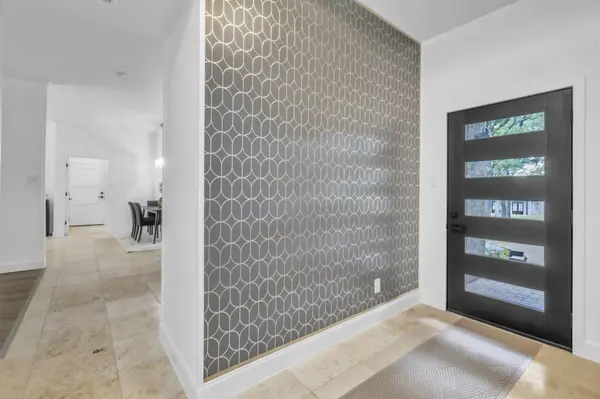 900 E Pioneer CIR, Argyle, TX 76226