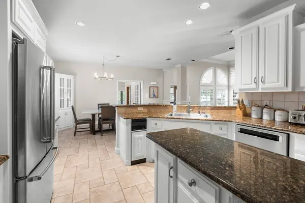 8517 Woodlake CIR, Fort Worth, TX 76179
