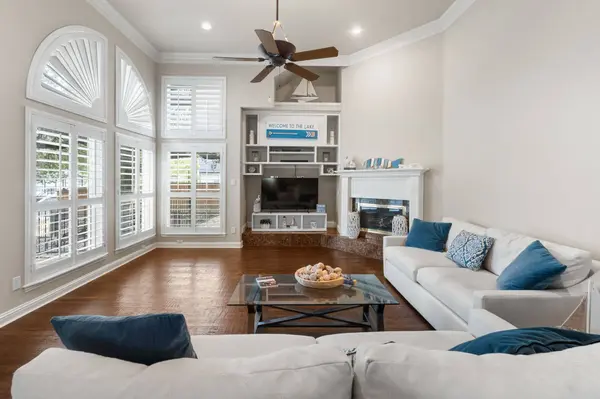 8517 Woodlake CIR, Fort Worth, TX 76179