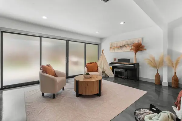 5029 Mill Run RD, Dallas, TX 75244