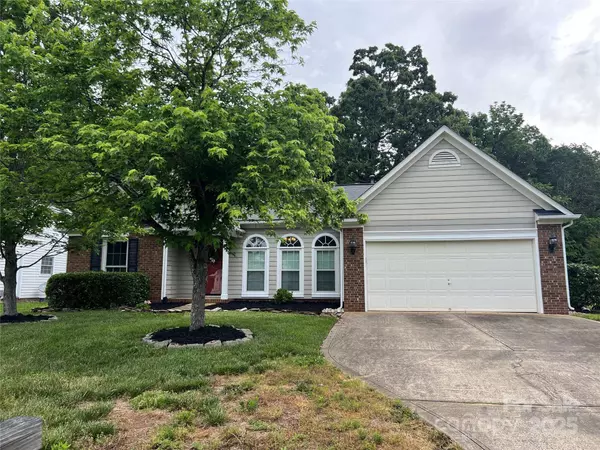 3006 Emerald Meadow LN, Charlotte, NC 28273