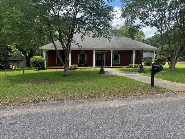 11570 Waterford DR, Irvington, AL 36544