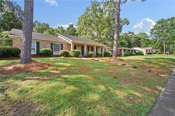 6225 Parkwood DR, Mobile, AL 36608