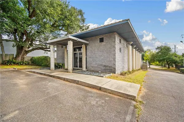 1132 Hillcrest RD, Mobile, AL 36695