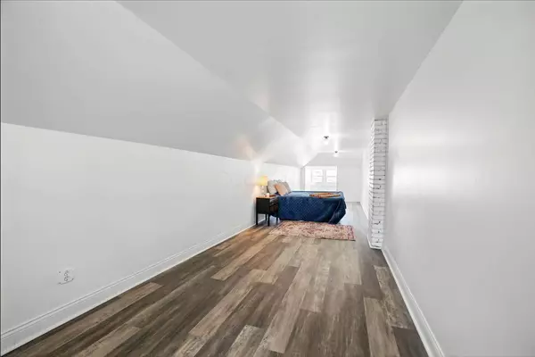 5864 N 20th Street, Columbus, OH 43203