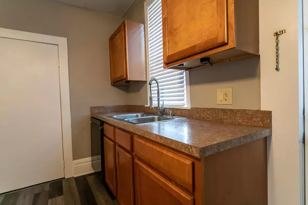 1512 Indianola Avenue, Columbus, OH 43201