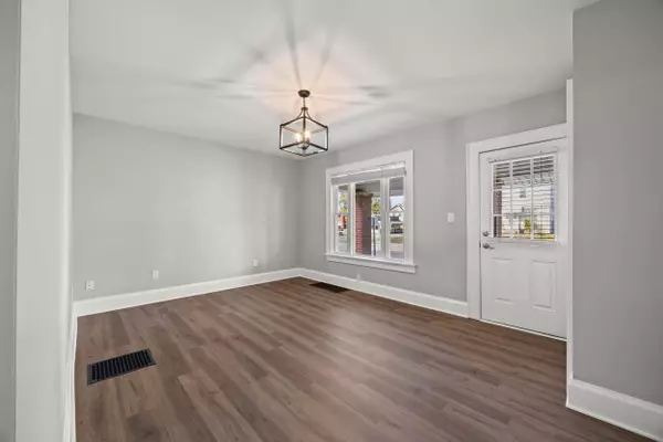 2876 Indianola Avenue, Columbus, OH 43202