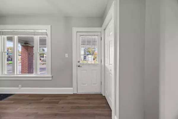 2876 Indianola Avenue, Columbus, OH 43202