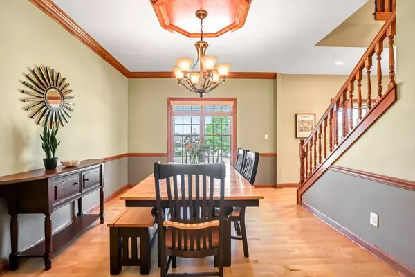 501 Wynnewood Ct, Waukesha, WI 53188