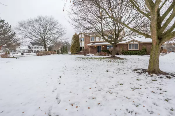 20960 Coventry Dr, Brookfield, WI 53045