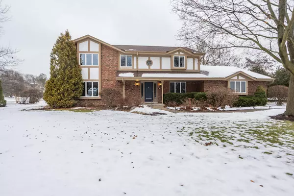 20960 Coventry Dr, Brookfield, WI 53045