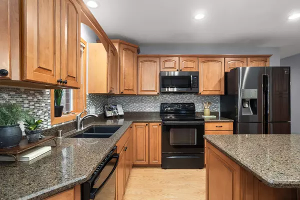 20960 Coventry Dr, Brookfield, WI 53045