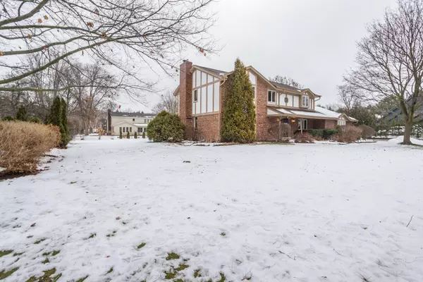 20960 Coventry Dr, Brookfield, WI 53045