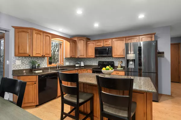 20960 Coventry Dr, Brookfield, WI 53045