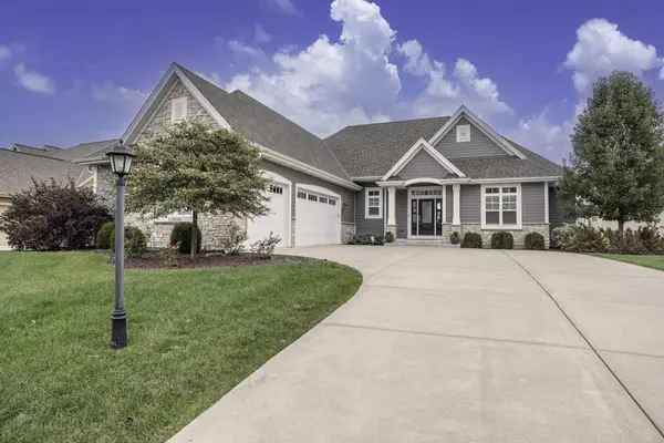 W198N5686 Powell Dr, Menomonee Falls, WI 53051