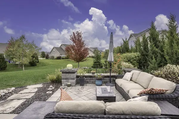 W198N5686 Powell Dr, Menomonee Falls, WI 53051