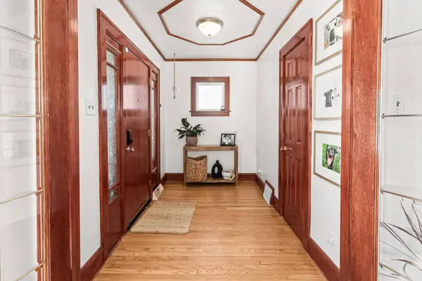 1100 S 61st St Unit 1102, West Allis, WI 53214