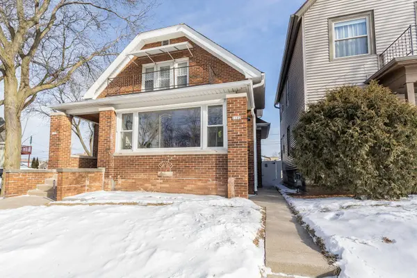 1100 S 61st St Unit 1102, West Allis, WI 53214