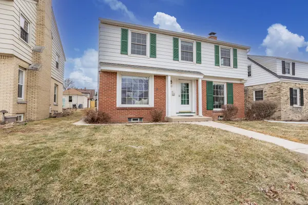 1665 S 52nd St, West Milwaukee, WI 53214