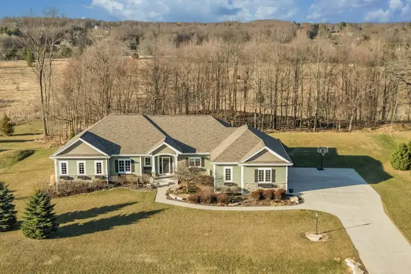 3842 Timber Stone Way, Richfield, WI 53033