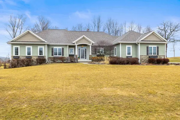 3842 Timber Stone Way, Richfield, WI 53033