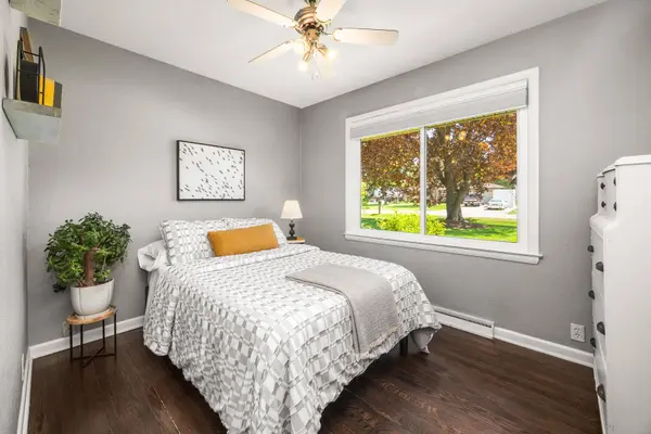 N58W21772 Maclynn Dr, Menomonee Falls, WI 53051
