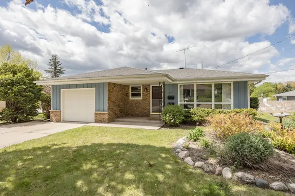 250 S Hine Ave, Waukesha, WI 53188