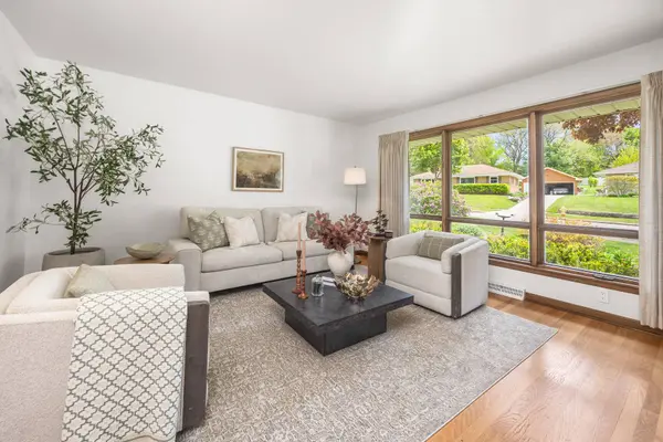 250 S Hine Ave, Waukesha, WI 53188