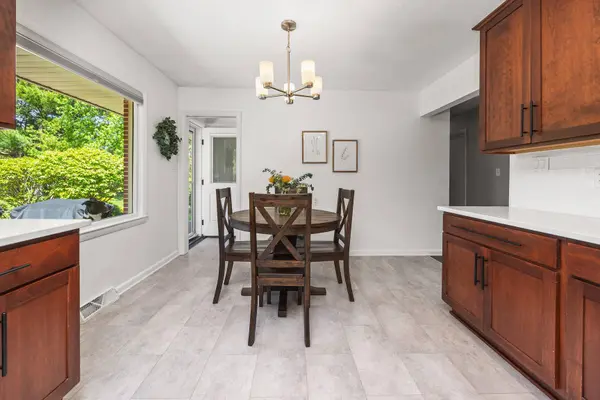 N58W21772 Maclynn Dr, Menomonee Falls, WI 53051