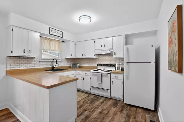 17 Siskin Lane, Cape May Court House, NJ 08210