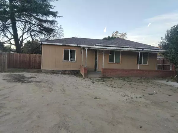 15561 El Cajon ST, Sylmar, CA 91342