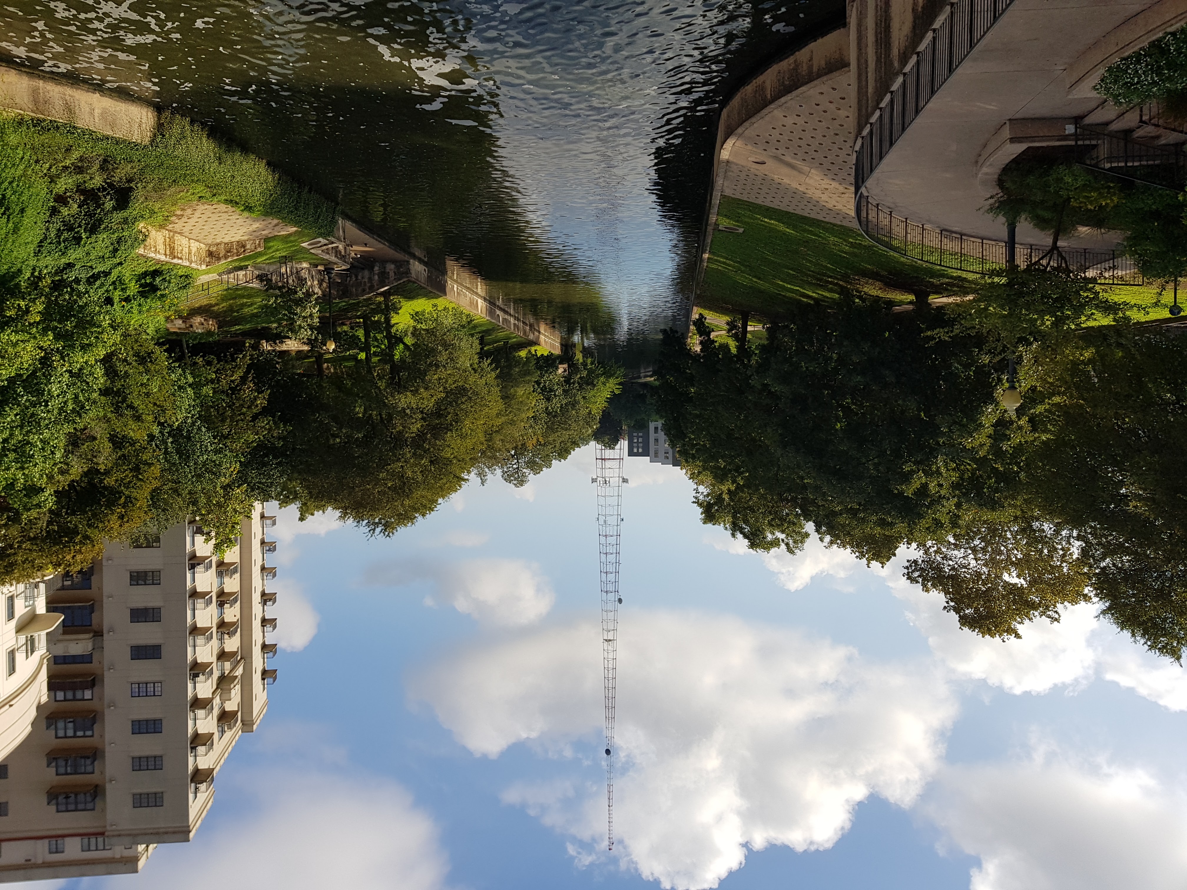 SA_River_Walk_20171006_094407_(47692433361)