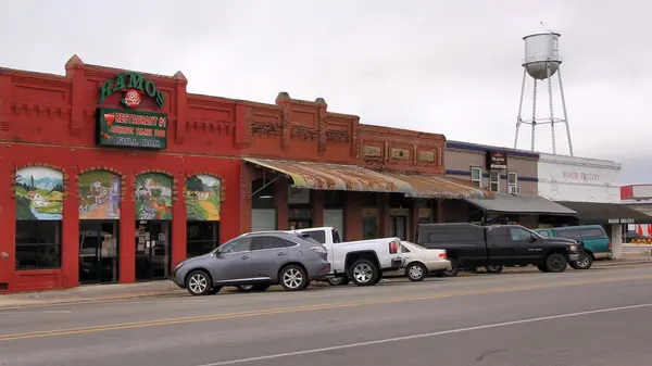 Old_Commercial_Buildings_Downtown_Manor_Texas_2022