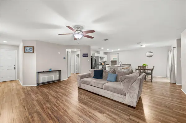 715 Estes PARK, Taylor, TX 76574