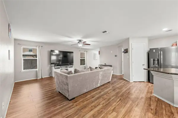 715 Estes PARK, Taylor, TX 76574
