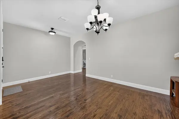 316 Jernigan DR, Euless, TX 76040