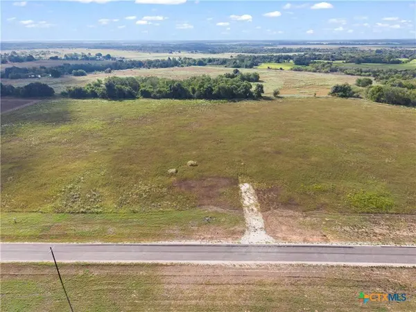 172 Highland DR, Cameron, TX 76520