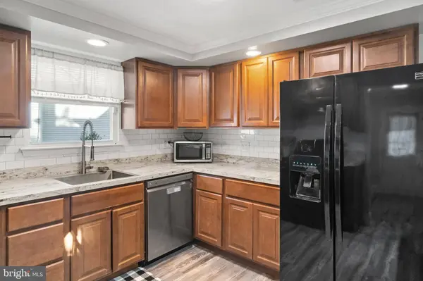 219 BROAD ST, Elmer, NJ 08318