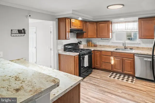 219 BROAD ST, Elmer, NJ 08318