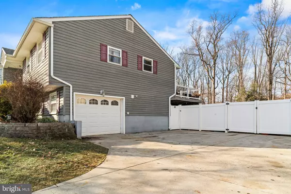 113 PARKVIEW RD, Stratford, NJ 08084