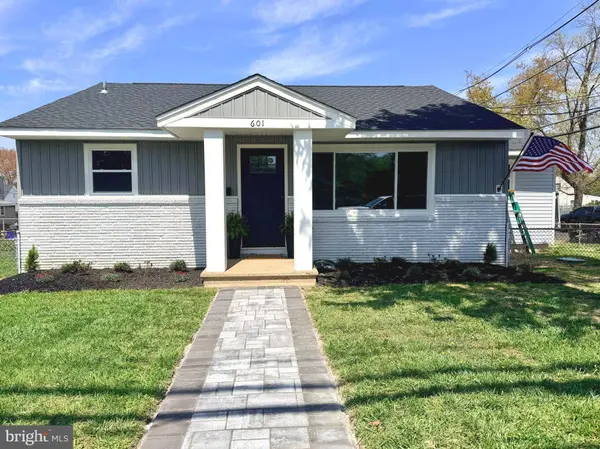 601 W EVESHAM AVE, Magnolia, NJ 08049
