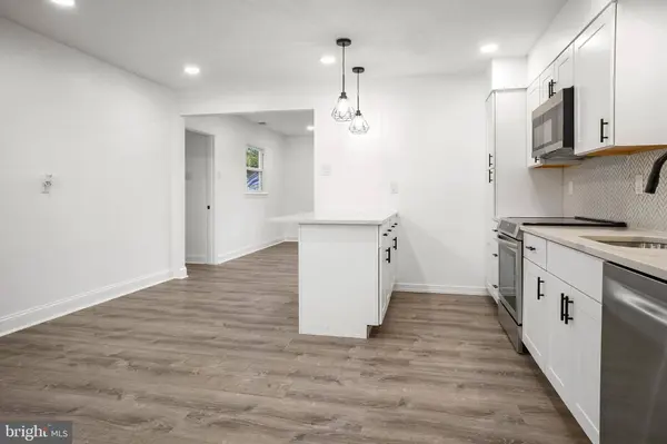 601 W EVESHAM AVE, Magnolia, NJ 08049