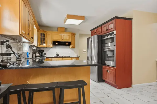 974 11th Ave, Estell Manor, NJ 08330