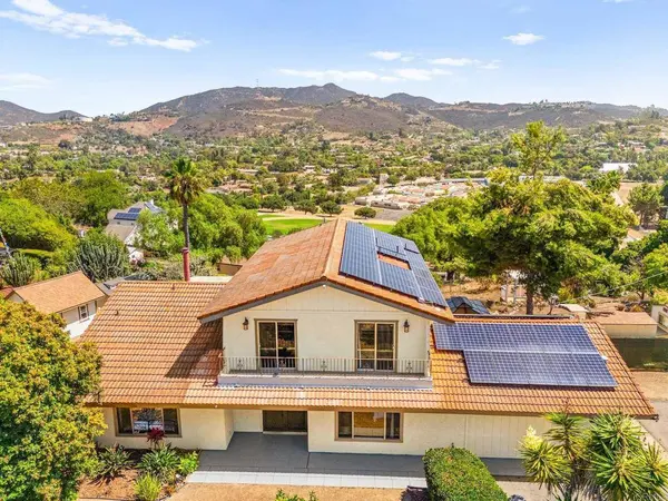 326 Sunrise Circle, Vista, CA 92084