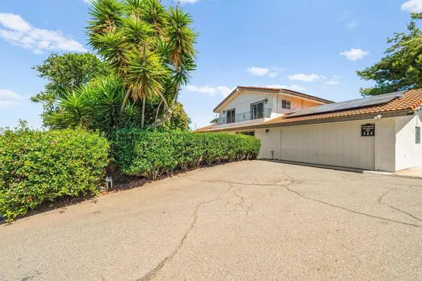 326 Sunrise Circle, Vista, CA 92084