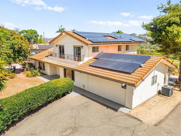 326 Sunrise Circle, Vista, CA 92084