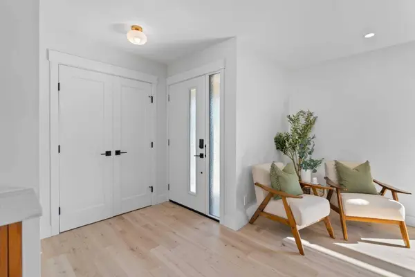 1275 Lake Sundance CRES SE, Calgary, AB T2J 2S7